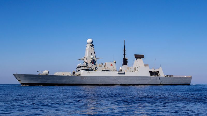 英国与伊朗紧张局势升级后,英国迅速增派最新海军军舰抵达海湾