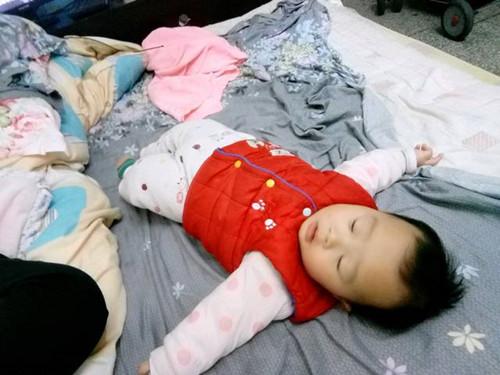                     孩子睡着后的5个反应，是脾胃“求救”信号，父母要重视