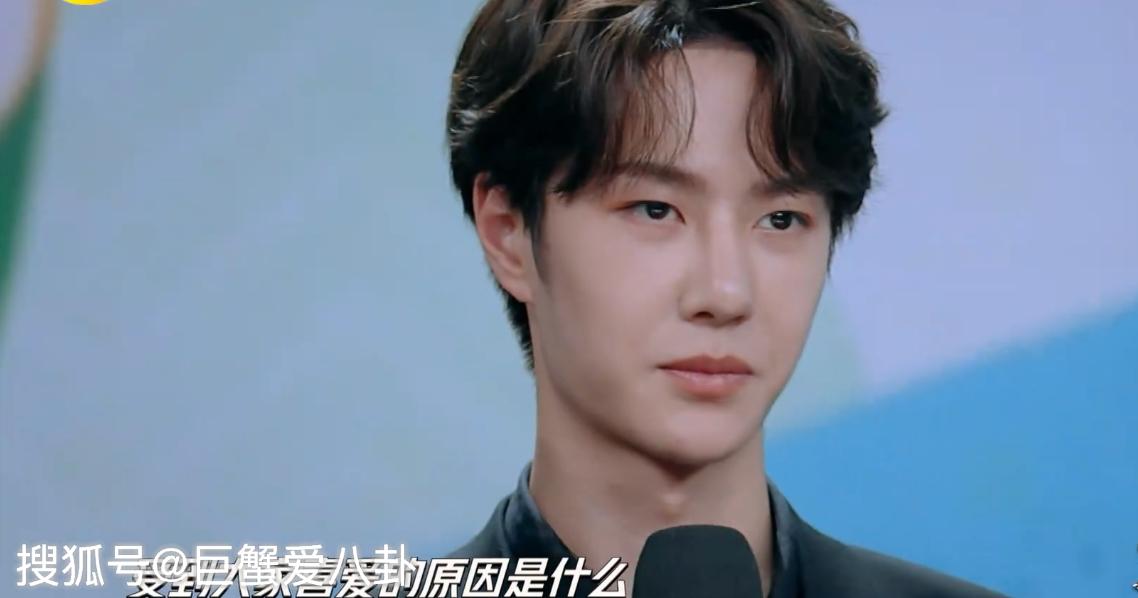 原创肖战委屈被《陈情令》欺负,王一博暗自窃喜,大学胖照颜值差距大