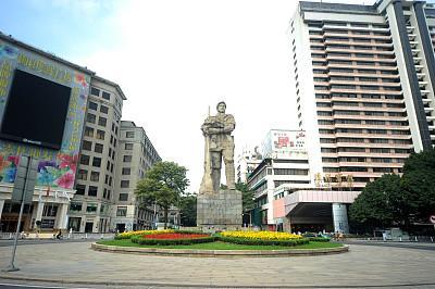 海珠广场8月封闭施工,这些公交线路将绕行解放桥等路段