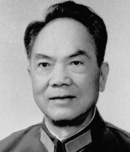 第二位是115师344旅参谋长陈漫远。抗战爆发后，陈漫远任八路军第115师344旅参谋长