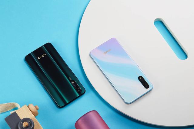 vivo全部系列定位 1002278cb4374615bb578508b39772a7.jpeg