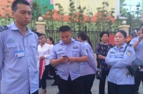 世界各国的城管:中国人数最多,美国最凶,印度最