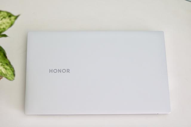 ��ҫMagicBook Pro��ϸ���⵱����ֵ���Ƽ��ĸ�����ȫ�����ʼǱ�...