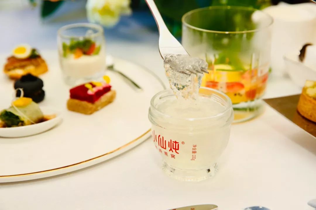干燥上火的天气也让全家非常不适,食用燕窝成为林小仙一家每日坚持的