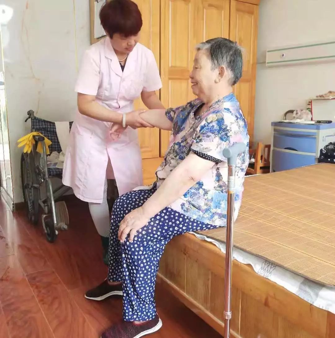 爱心护工和幸福老人的故事——涟水县社会福利中心工作纪实