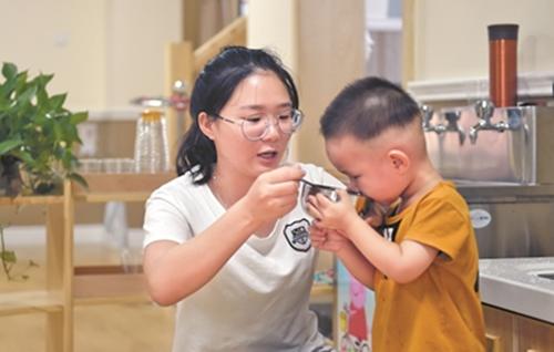                     进入8月，每天洗“热桑拿”，宝宝防暑降温的4个小妙招，来瞧瞧
