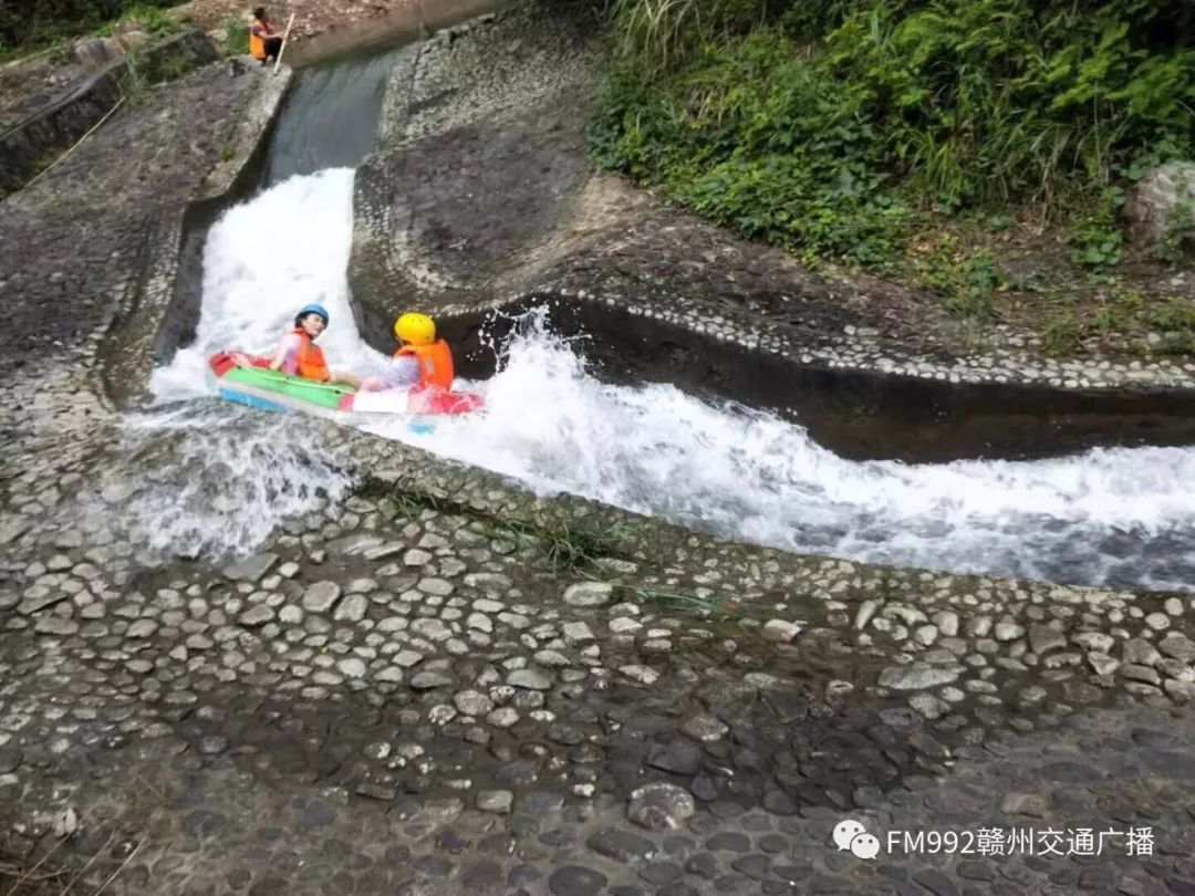 (图源:木鱼山漂流提供)木鱼山青龙峡丛林峡谷漂流位于红都瑞金日东乡