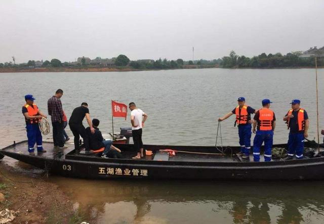 为什么不能一个人去河边玩 712404b738994388aff07e6d43eb2913.jpeg