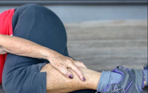                     原创            怀孕时腿抽筋，别总想着补钙，或许有些常见原因，你还不知情