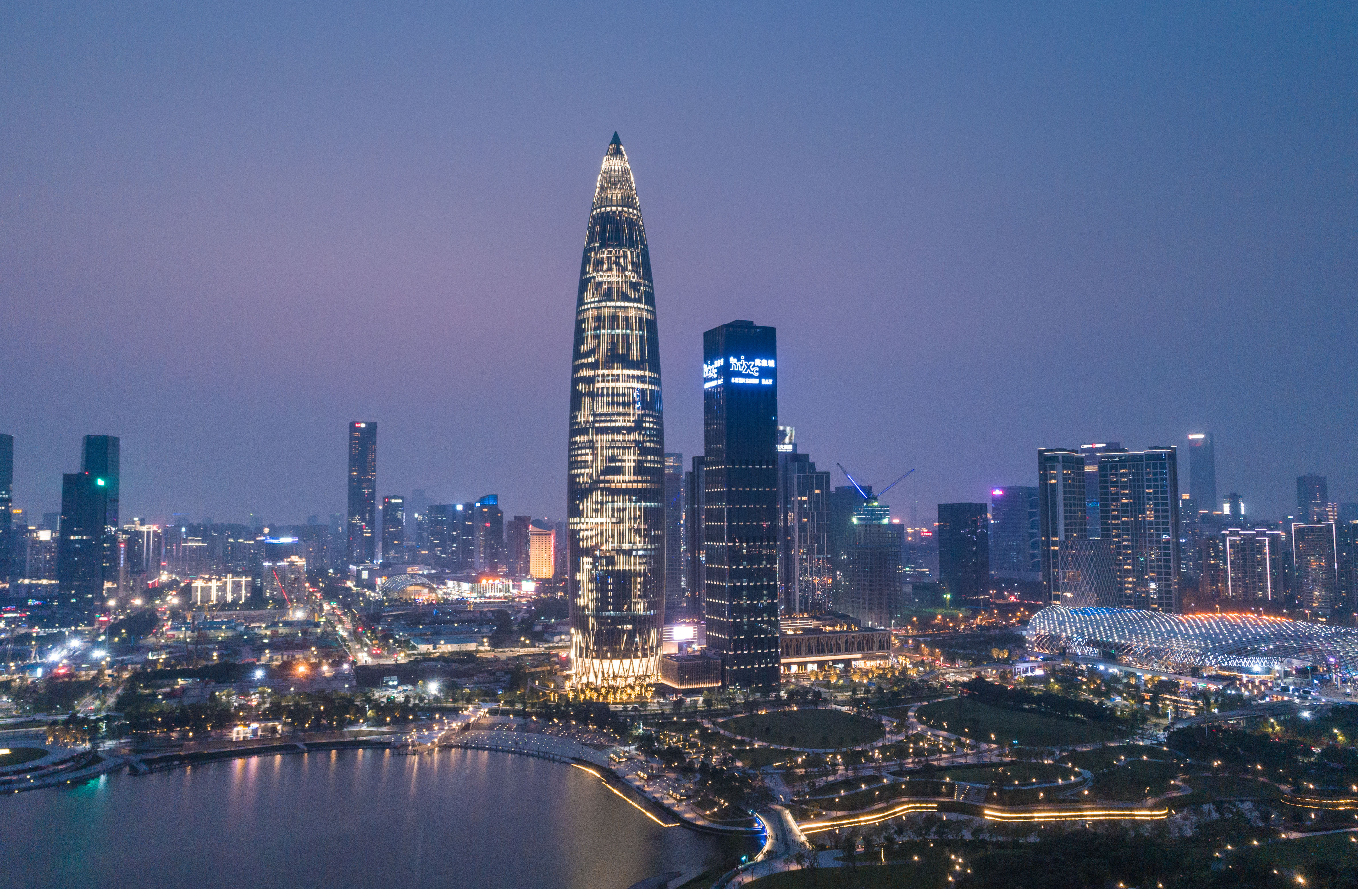 华润体育中心 深圳湾夜景 深圳湾华润体育中心 华润大厦(春笋)与华润