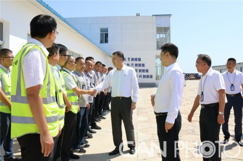 民航局副局长董志毅一行赴呼和浩特机场公司慰问 e世博体育网