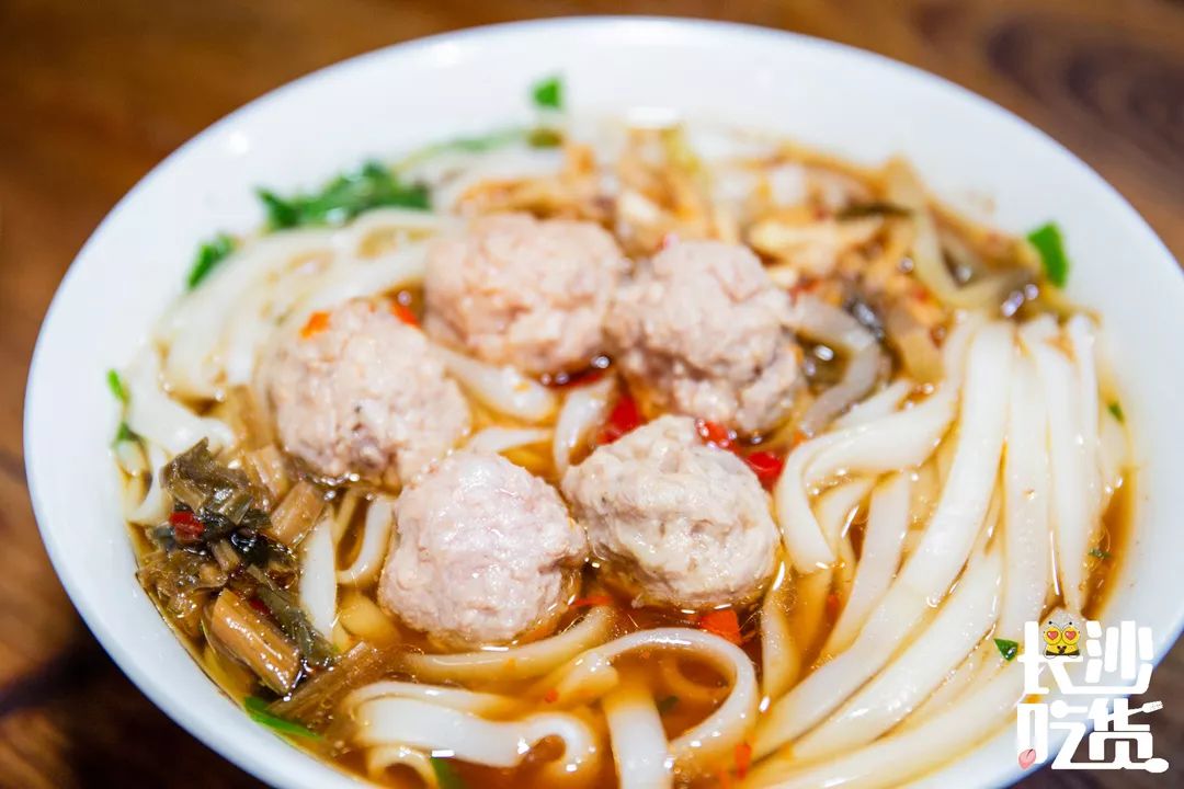 肉丸粉是这里的经典.