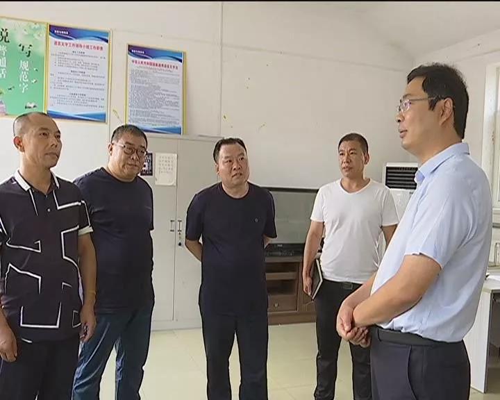 玉田县陈宇,朱文军等县领导检查值班备勤工作