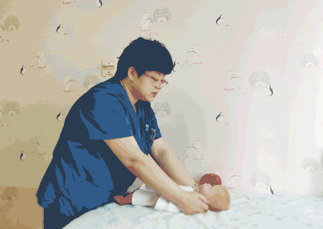 健康丨学起来!儿保医生视频演示0-1岁婴儿神经行为评估