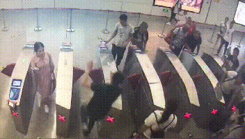 网逃人员在地铁被捕 警民同心让人感动