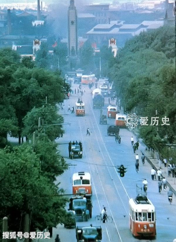 原创1979年的哈尔滨:全国最早的儿童列车 一只熊掌卖35块钱