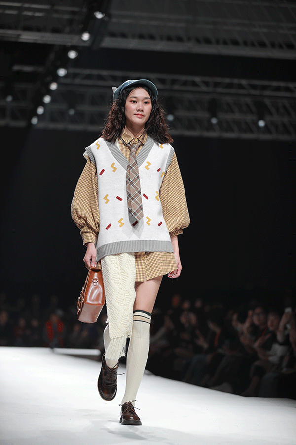 紫涵|2019秋季发布会|乘坐时光机,重返时装秀