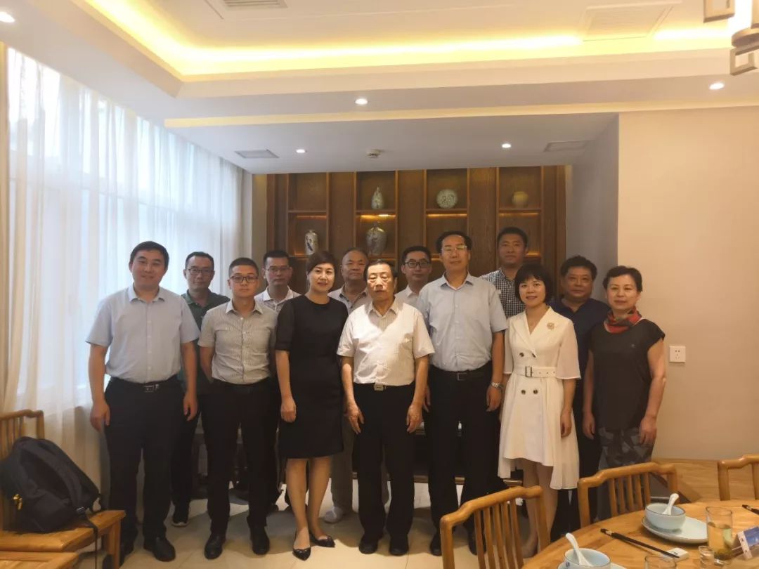 紫阳县县长陈莲,县委常委,统战部部长龚颖,县委常委,副县长