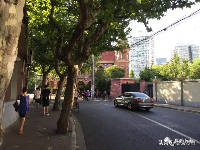 路即原麦根路1959年,又把石门二路至泰兴路的淮安路改名为"康定东路"