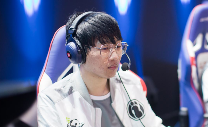 lpl:rookie在采访中暗示ig队员膨胀,终于出问题了