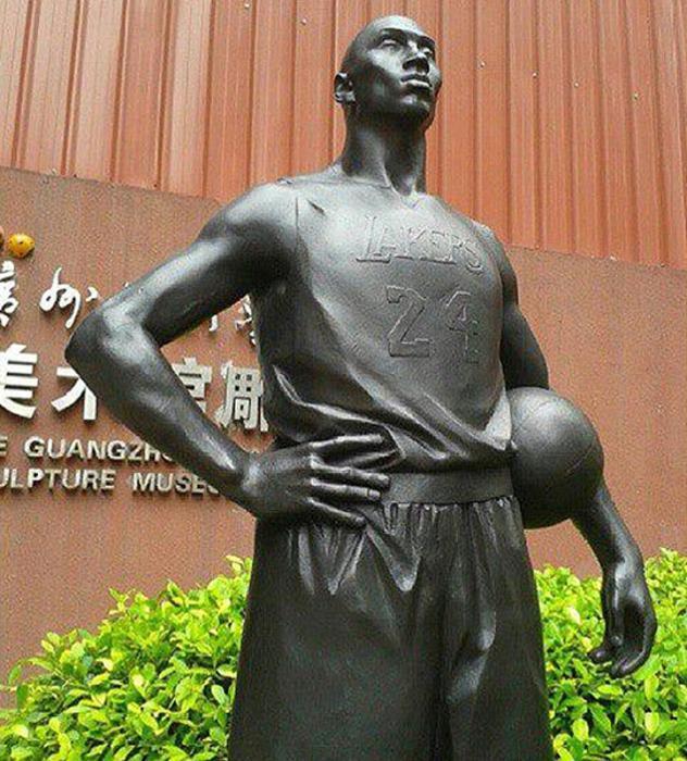 nba球星十座铜像,贾巴尔和巴斯家族置气,科比马布里的