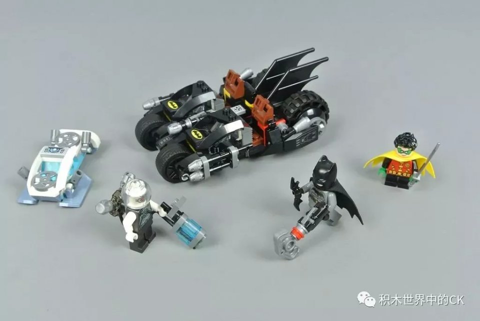 乐高lego 76118 mr. freeze batcycle battle