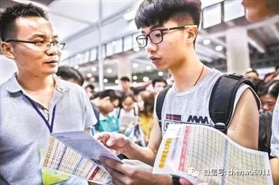 ??广东:招录季火热进行时 计科专业最受追捧 真人赌博亚洲首选288x