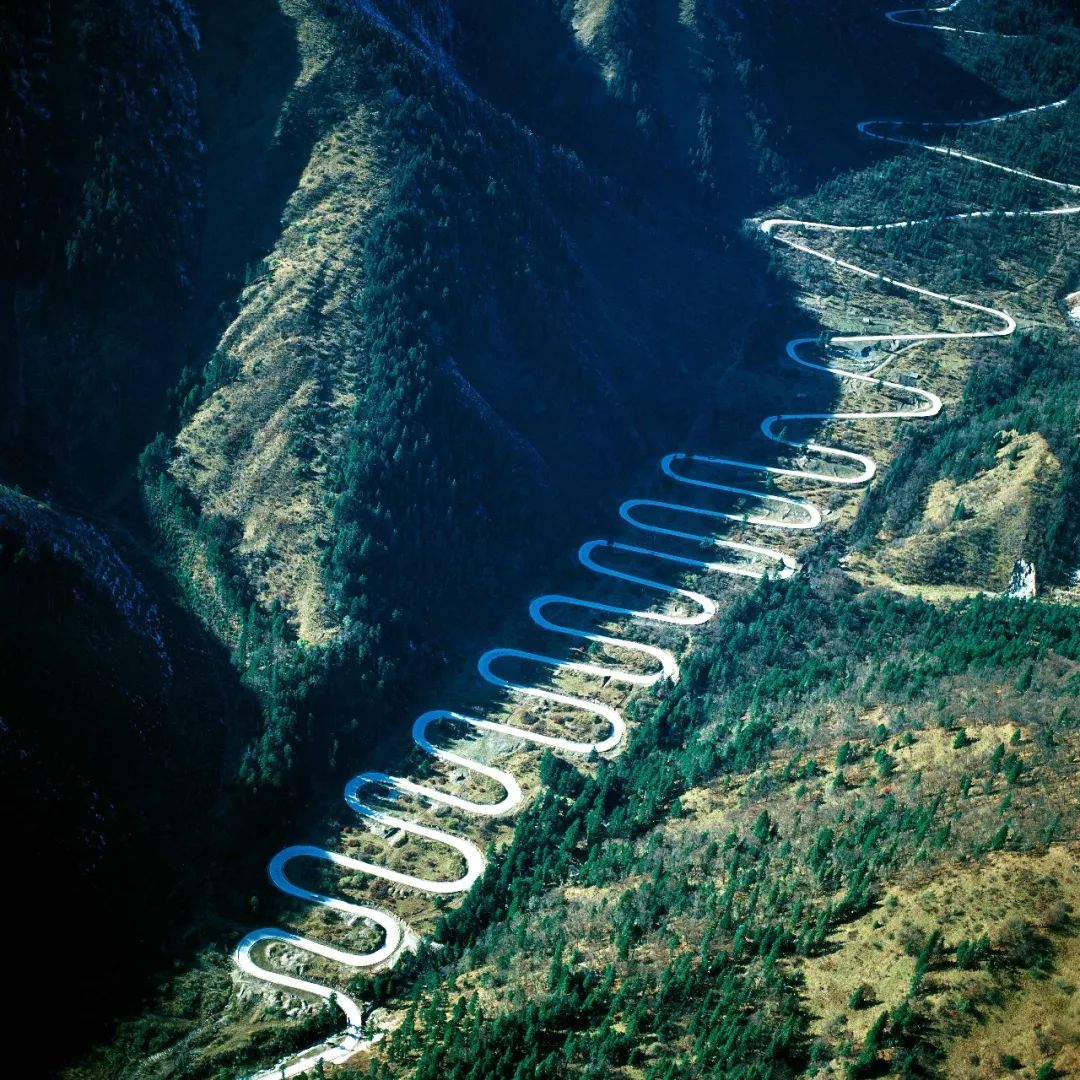 四川茶马古道,剑门古栈道,九寨沟魔鬼盘山路,构筑了四川与外界的