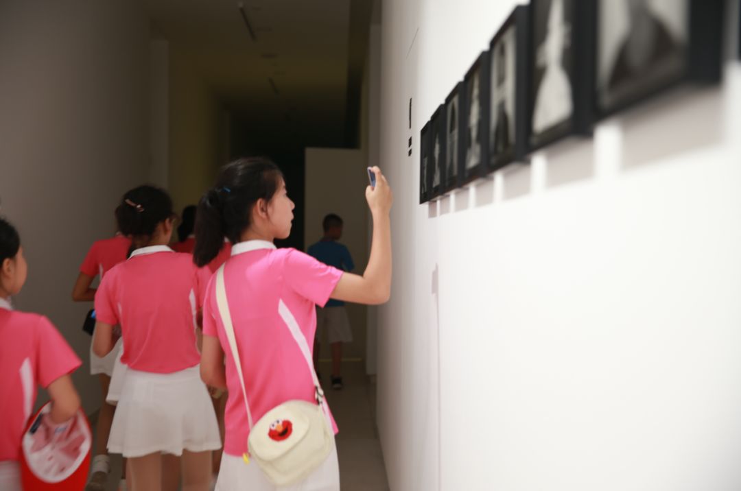我有一个大山里的朋友四川翠竹希望小学来到美术馆参观啦