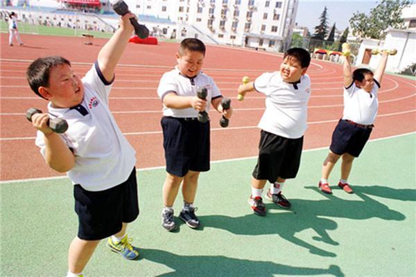 有這三個特征的孩子實在難長高，家長需要早預防，超過14歲就遲了 親子 第2張