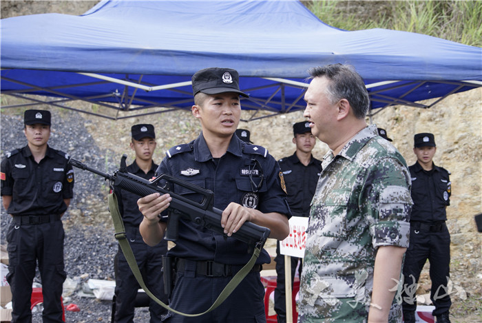 犹永凯主持召开2019年议军议警会