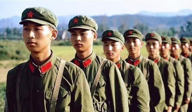 老照片:50年前的65式军装,最具中国特色的军服,有多少