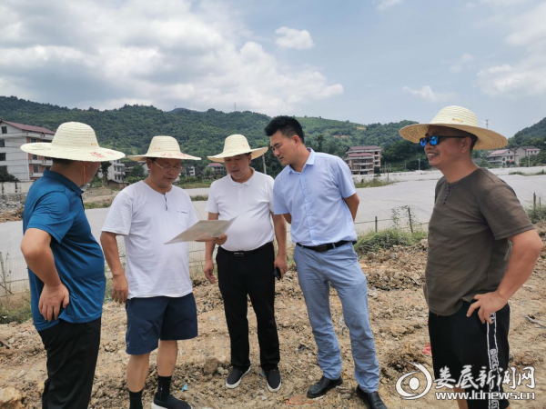 姜世星到桑梓镇调研教育工作 yg电子娱乐