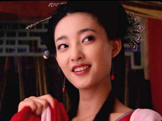 古代的青楼女子,为何要在腰间系一根红绳?别说你没有过
