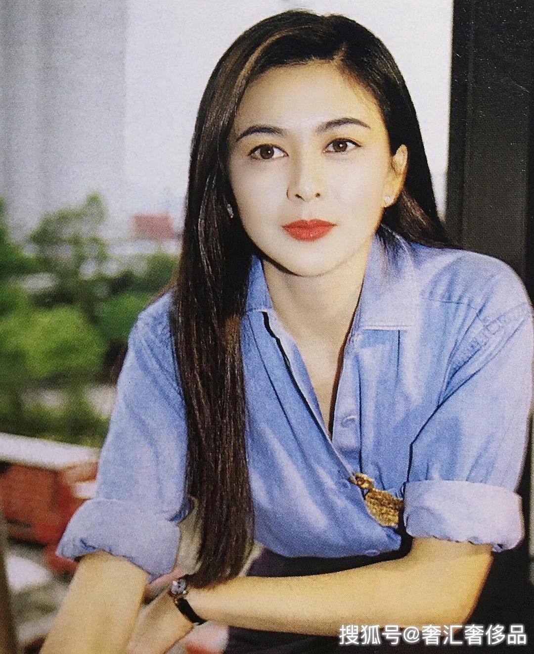 不信看看年轻时的关之琳照片.