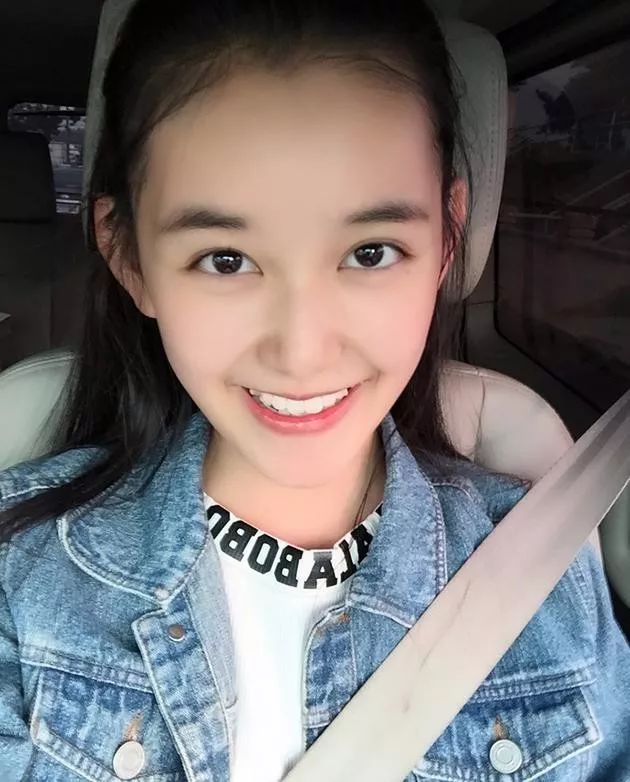 赵今麦称他是最重要的朋友蒋依依亲自给他买零食他是有多特别