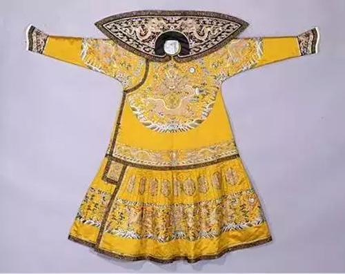 皇帝的新衣：清代古代皇帝做一件龙袍需要多少钱？