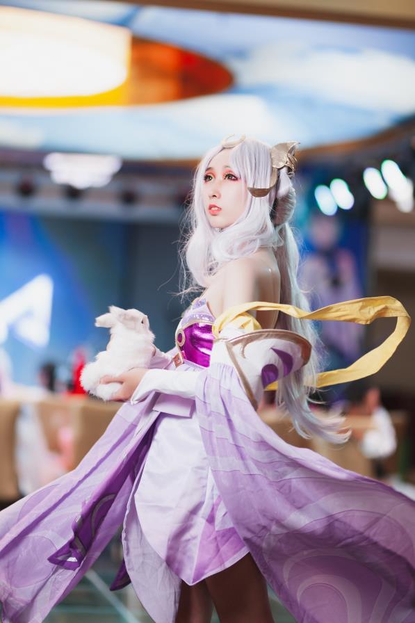 漫展场照-王者荣耀嫦娥cosplay,法师的美貌不可忽视