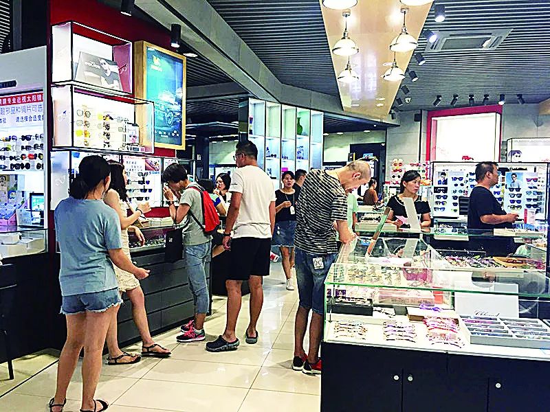 资料图：佘记其 摄如今丹阳眼镜市场也从传统的交易市场成功转型升级为现