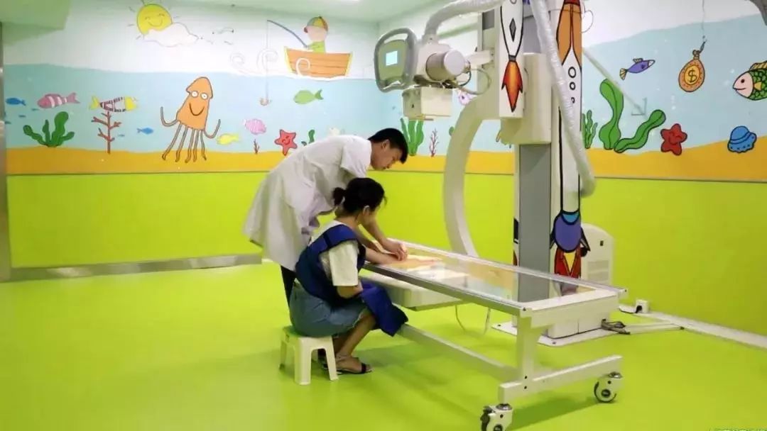                     家长注意！孩子出现这些怪异举动千万别掉以轻心，抓紧做个筛查吧！