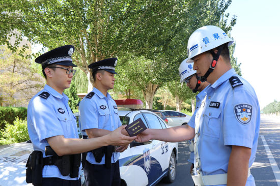 对各单位,警种配枪人员,持枪证以及个人私藏枪支等情况进行清查,实现