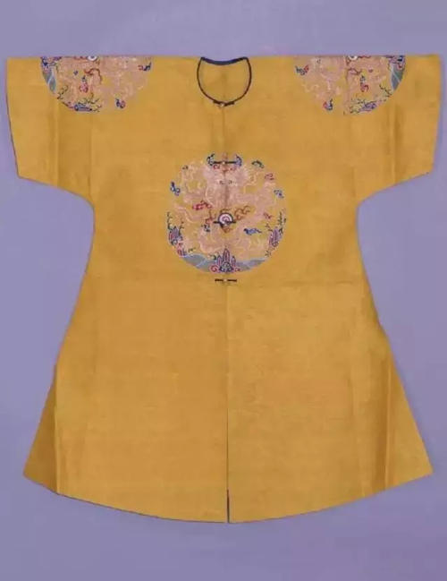 皇帝的新衣：清代古代皇帝做一件龙袍需要多少钱？