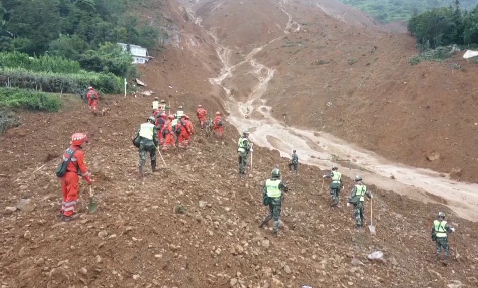 镇坪县有多少人口_镇坪山村人家买一头猪过年 做成腊肉吃一年