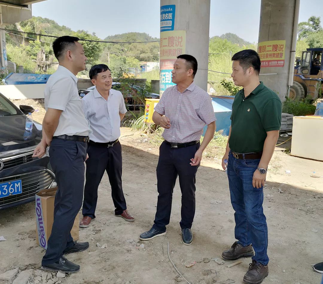 检查指导近日,泉州市水利局副局长黄桂元到丰州镇检查在建水利工程