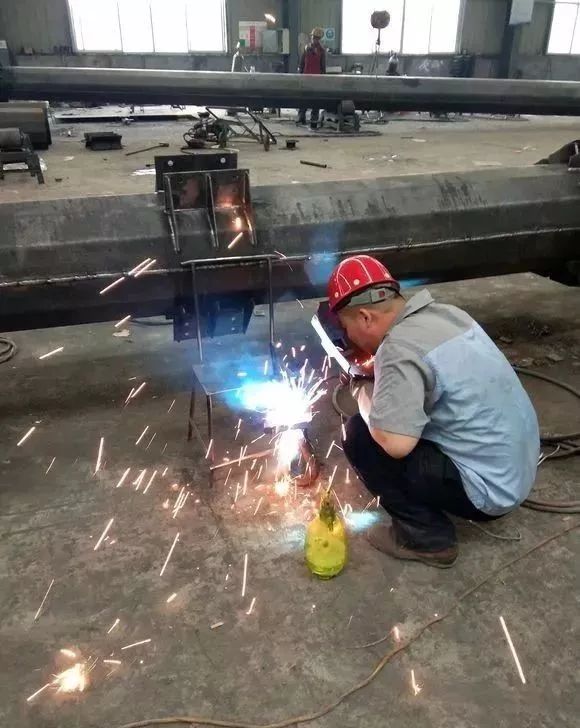 确实很棒!吊友说,吊装一小时,制作吊装工具用了接近一上午!