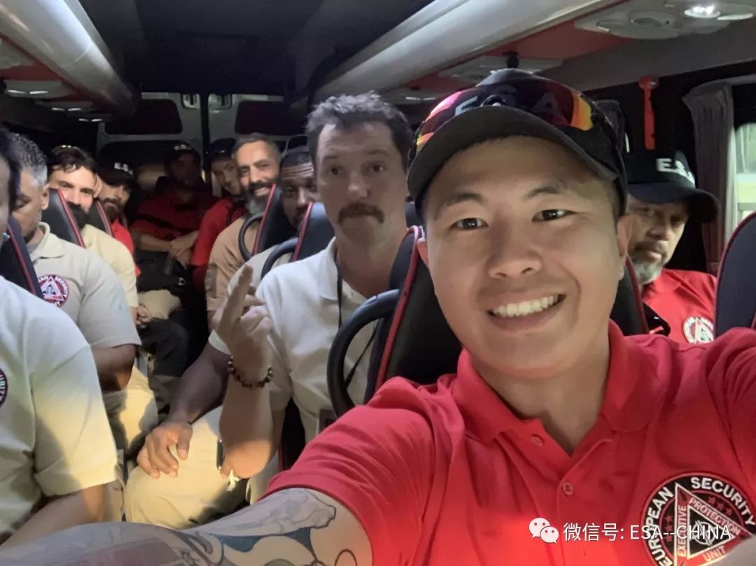 其实小编特想去esa当个除草的,腰里别着格洛克!扫地僧!想想