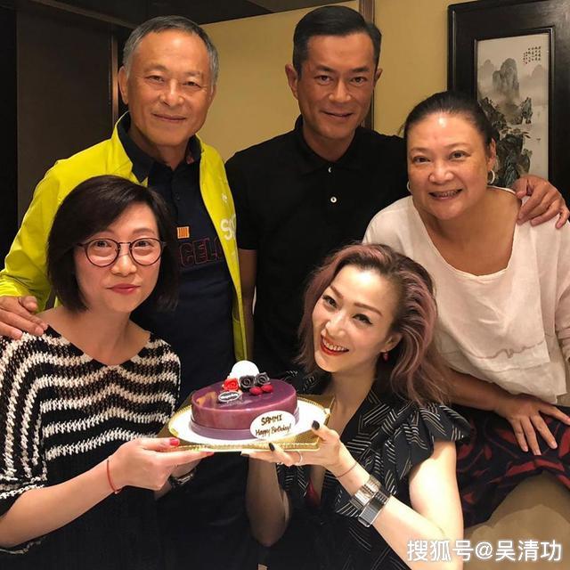 古天乐请郑秀文吃饭,提前为其庆生,古天乐两鬓已出现白发 dafa888bet客户端