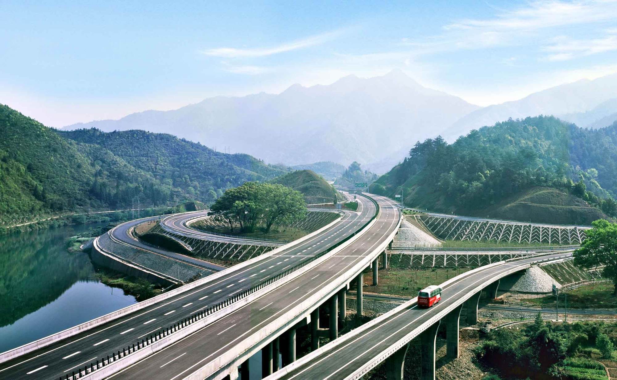 重庆高速公路公众服务网·服务区风采