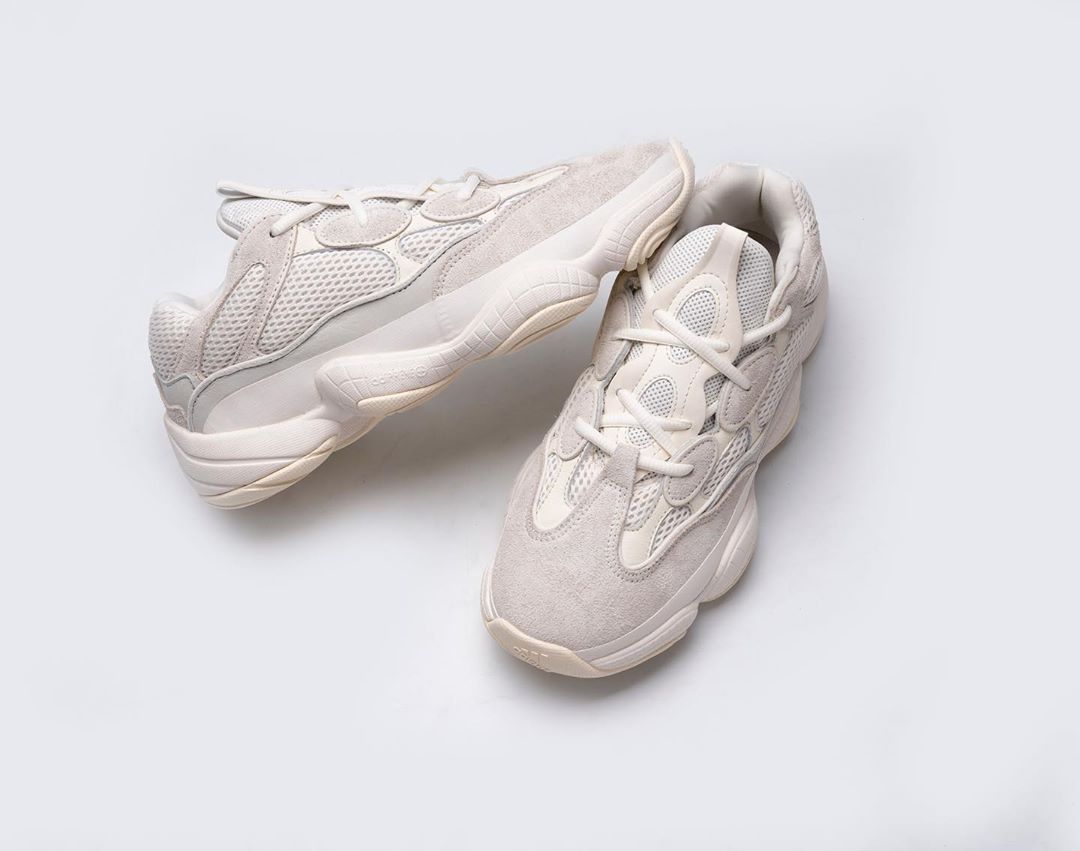 官图释出!Yeezy 500 “Bone White” 月底发售!